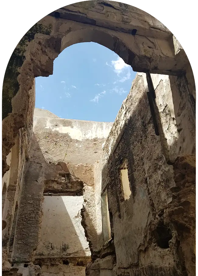 Riad traditionnel en ruine avant rénovation complète à Essaouira